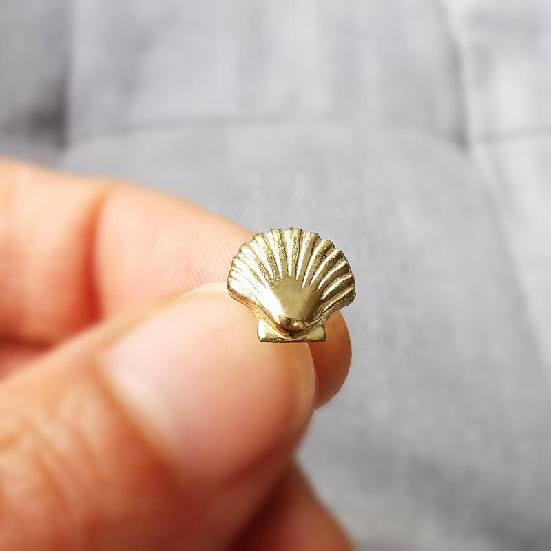 Shell Ear Stud